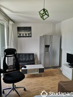 Chambre - 12 m² - 1 pièce