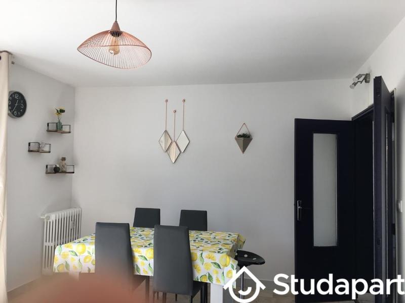 Chambre - 9 m² - 1 pièce