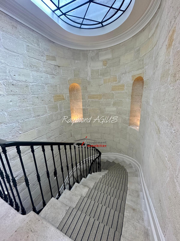 Maison de village - 430 m² - 12 pièces