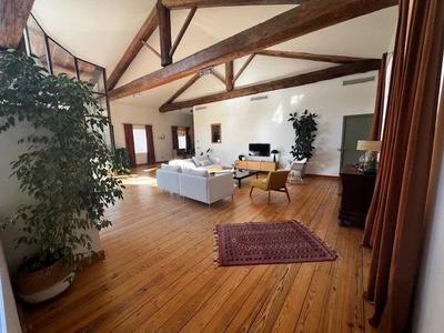 Appartement - 215 m² - 6 pièces