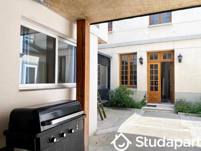 Chambre - 13 m² - 1 pièce