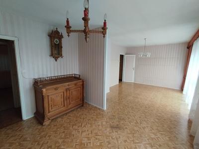 Maison - 98 m² - 6 pièces