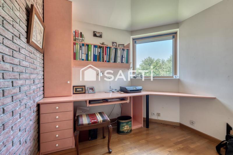 Maison - 204 m² - 7 pièces