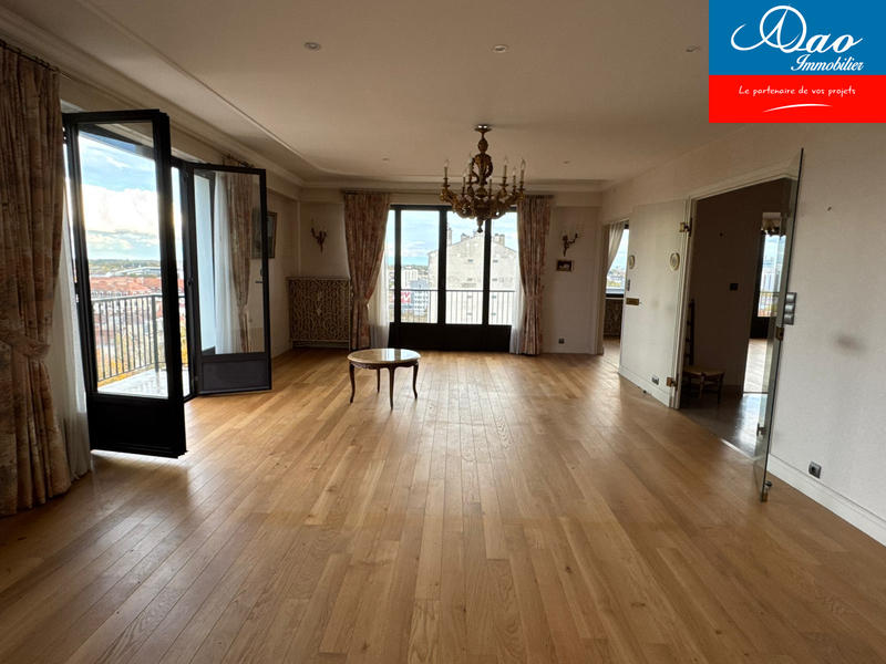 Appartement - 195 m² - 6 pièces