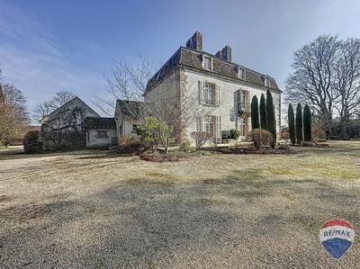 Demeure - 530 m² - 11 pièces