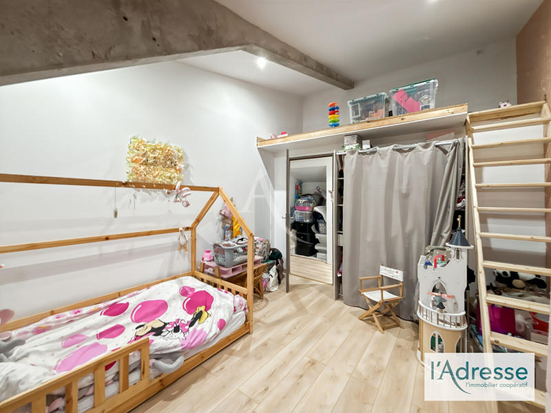 Maison - 202 m² - 5 pièces