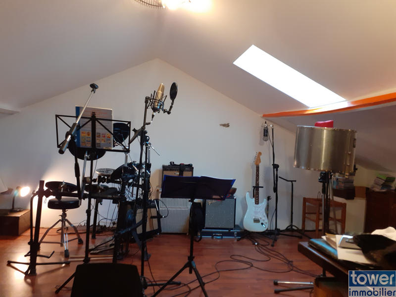 Maison - 105 m² - 6 pièces