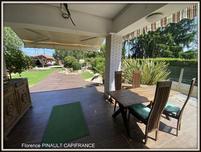 Maison - 233 m² - 9 pièces