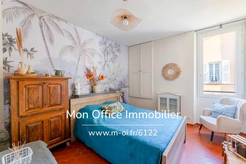 Appartement - 94 m² - 5 pièces