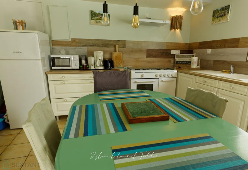 Maison - 265 m² - 9 pièces