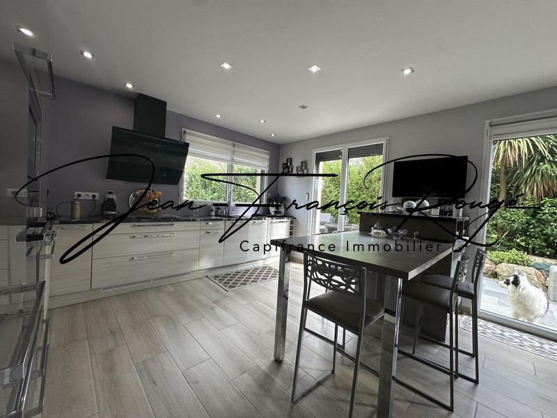 Maison - 210 m² - 9 pièces