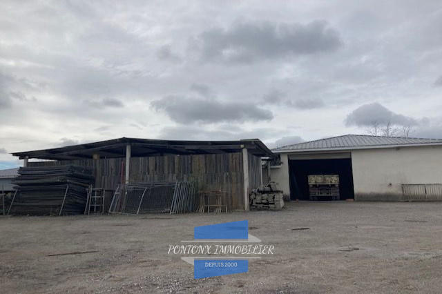 Local commercial - 596 m²