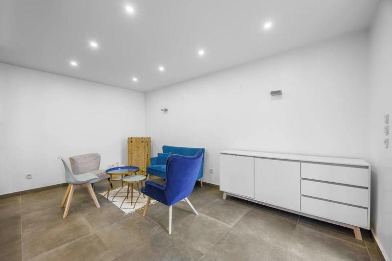 Appartement - 90 m² - 4 pièces