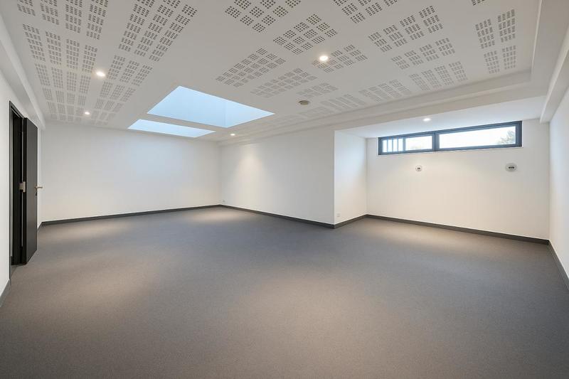 Bureau - 251 m²