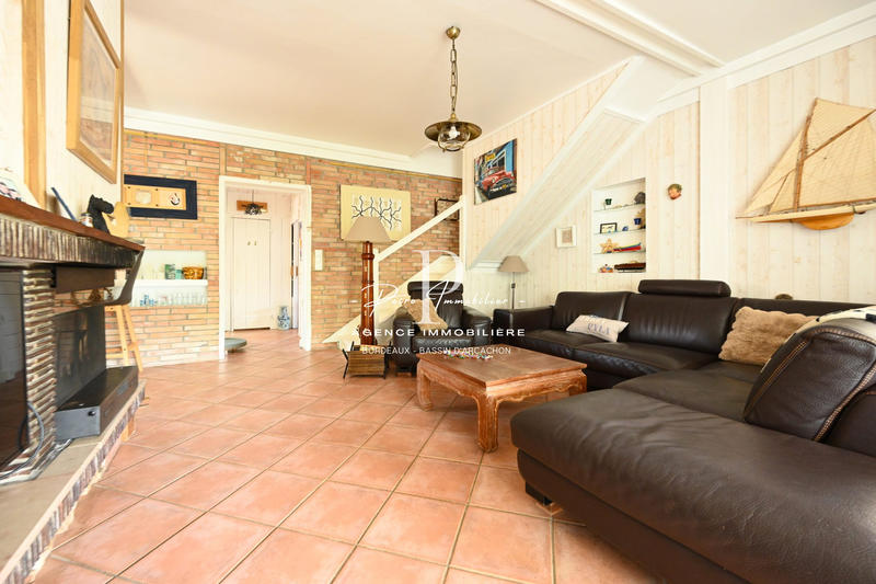 Villa - 220 m² - 11 pièces