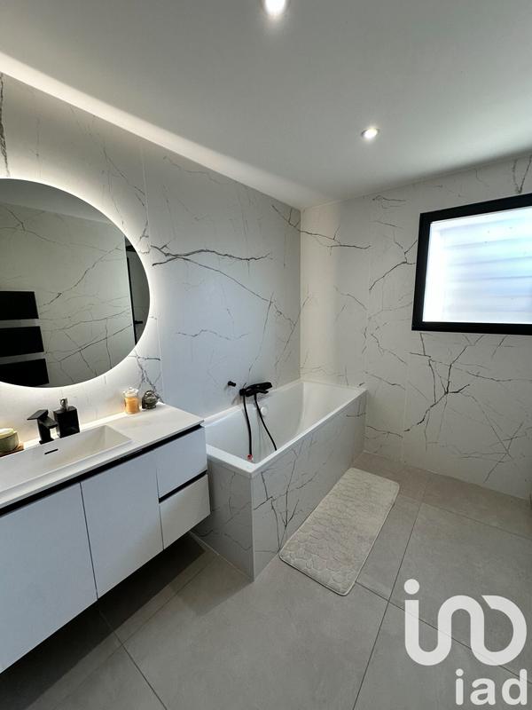 Maison - 236 m² - 8 pièces