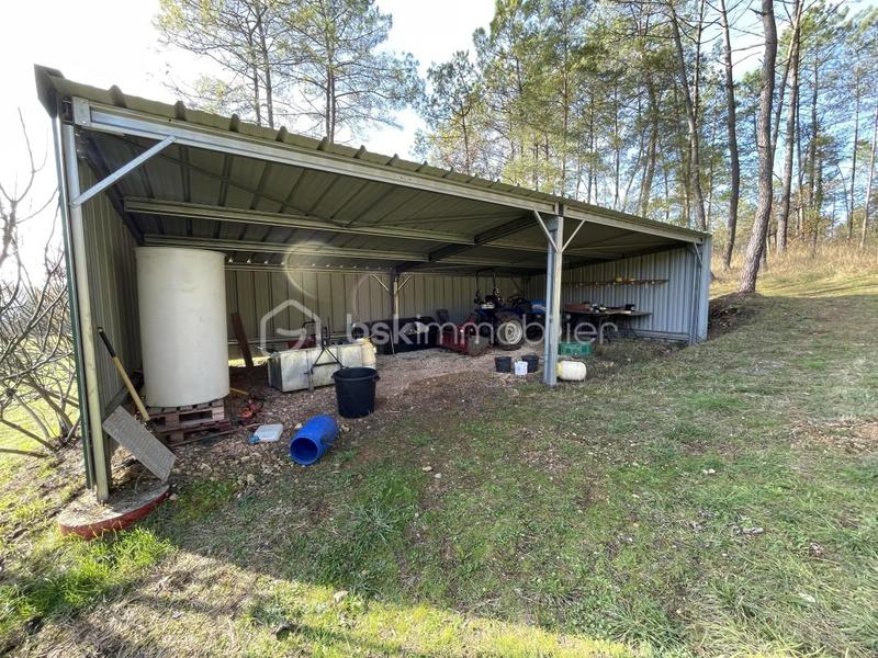 Propriété - 151 m² - 6 pièces