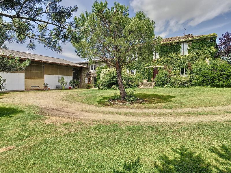 Villa - 342 m² - 8 pièces