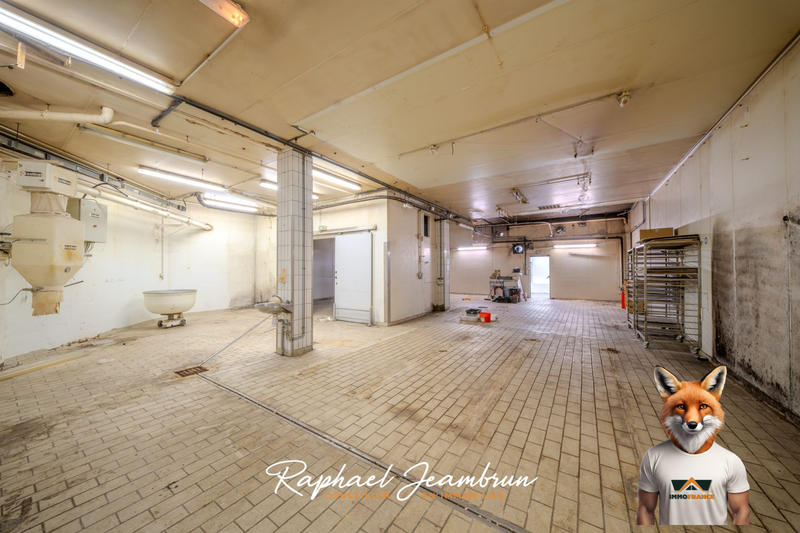 Local commercial - 710 m²