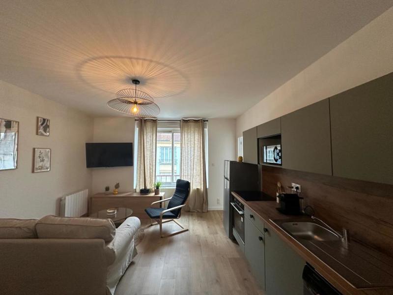 Studio - 62 m² - 4 pièces