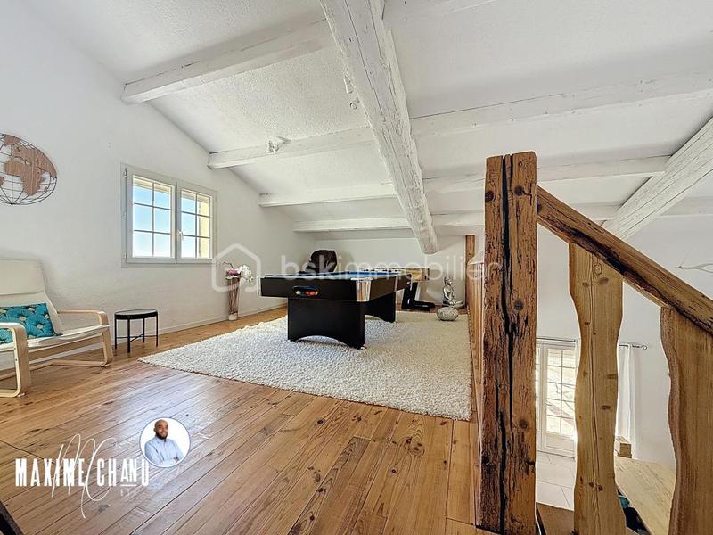 Propriété - 285 m² - 6 pièces