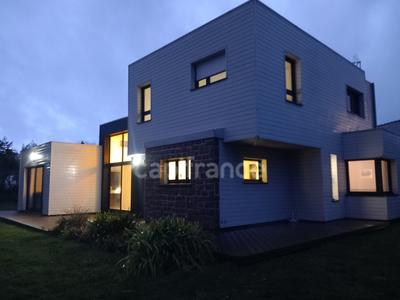 Maison - 140 m² - 7 pièces