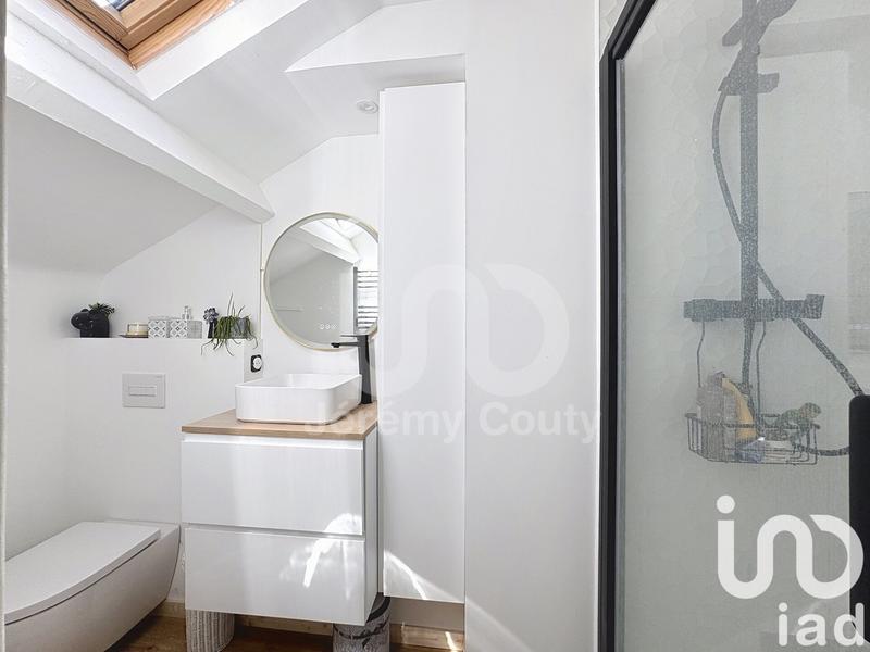 Maison - 200 m² - 11 pièces