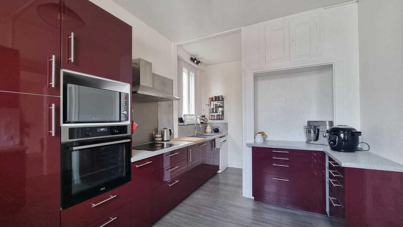 Maison - 186 m² - 8 pièces