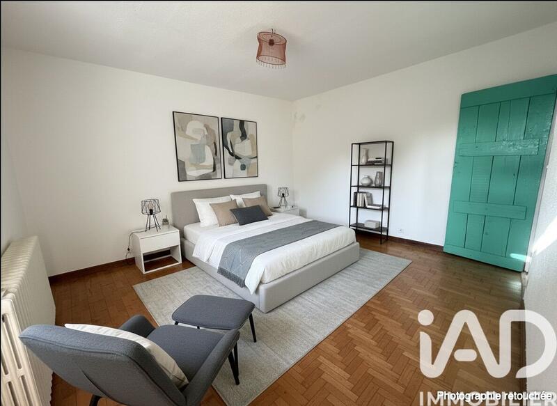 Maison - 90 m² - 8 pièces