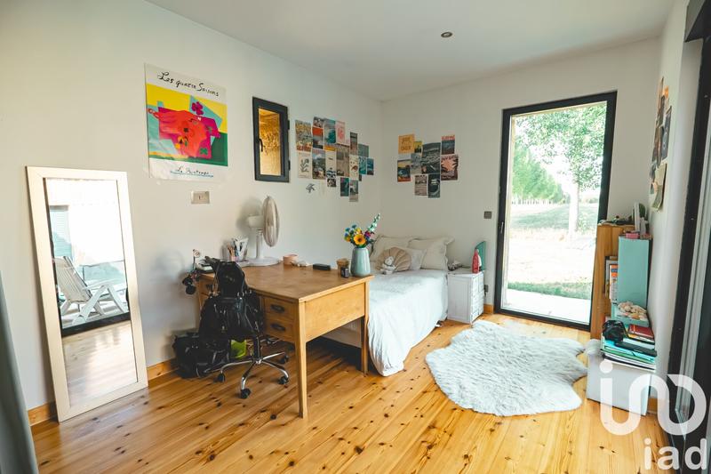 Maison - 318 m² - 11 pièces