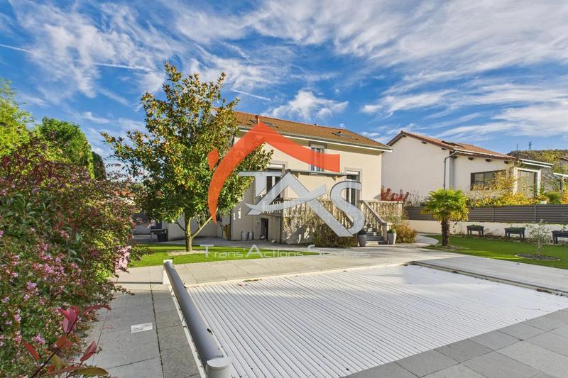 Maison - 135 m² - 6 pièces