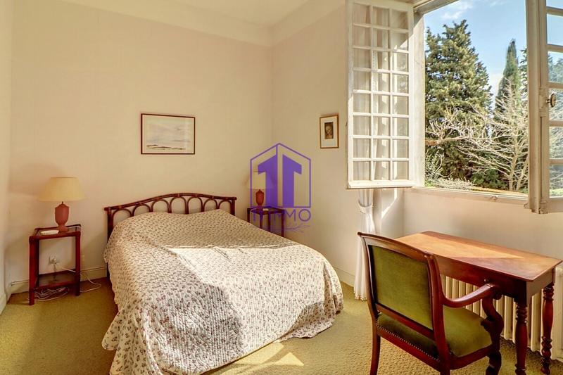 Maison - 400 m² - 10 pièces