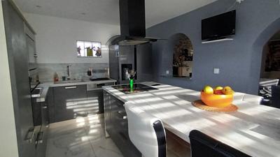 Maison - 95 m² - 5 pièces