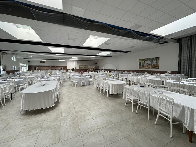 Local commercial - 975 m²