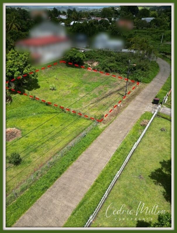 Terrain constructible - 774 m²