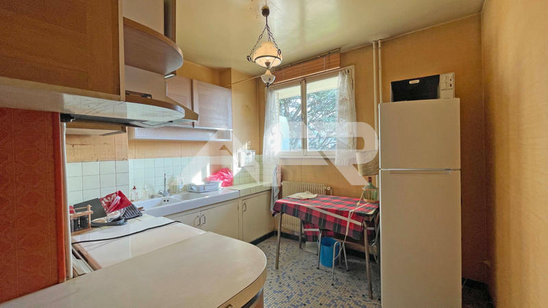 Appartement - 80 m² - 4 pièces