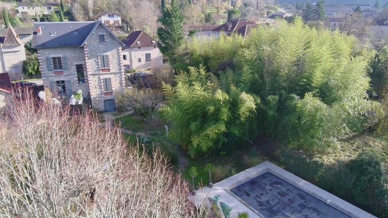 Maison - 225 m² - 10 pièces