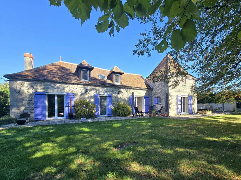 Maison traditionnelle - 128 m² - 6 pièces