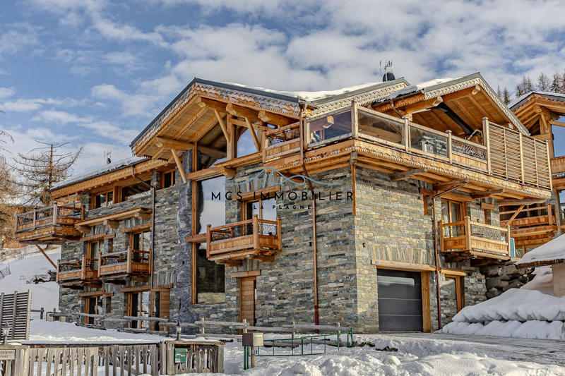 Châlet - 275 m² - 10 pièces