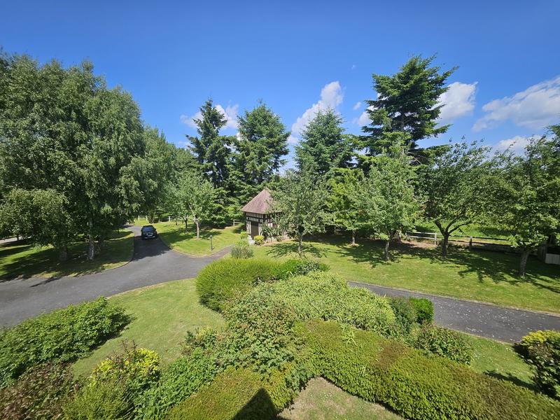 Maison traditionnelle - 176 m² - 7 pièces