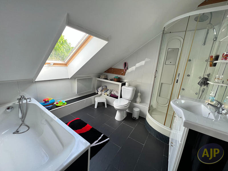 Maison - 135 m² - 7 pièces