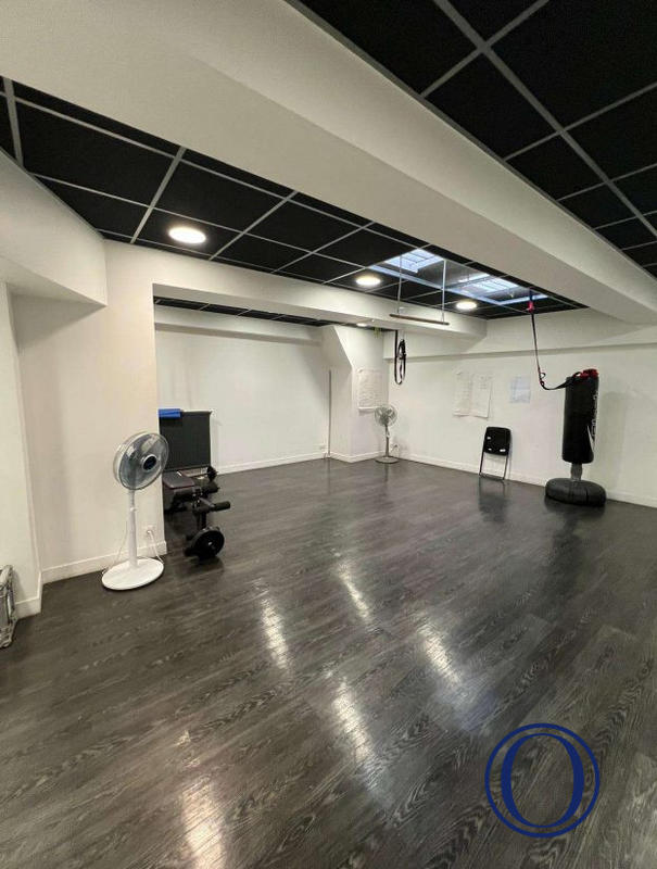 Local commercial - 328 m²