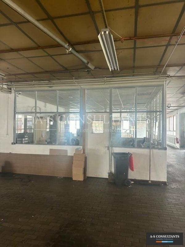 Entrepôt - 1 800 m²