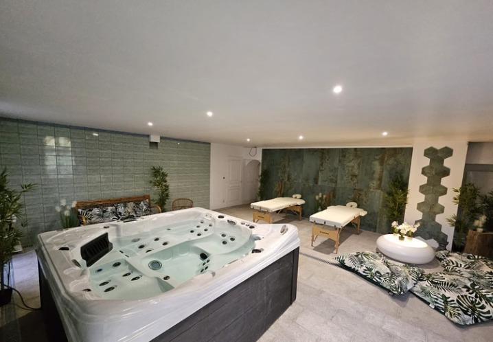 Manoir - 1 200 m² - 30 pièces