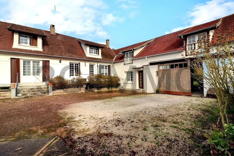 Corps de ferme - 370 m² - 11 pièces