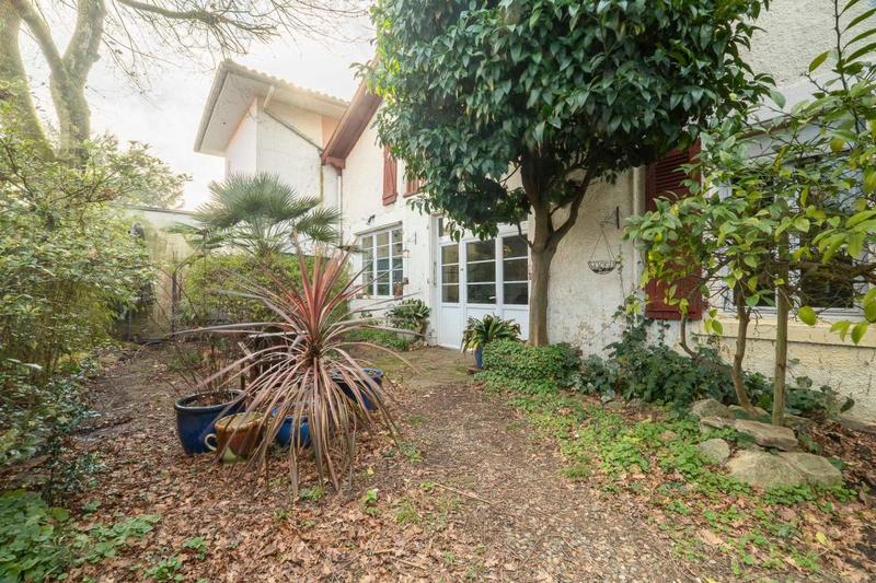 Appartement - 218 m² - 7 pièces