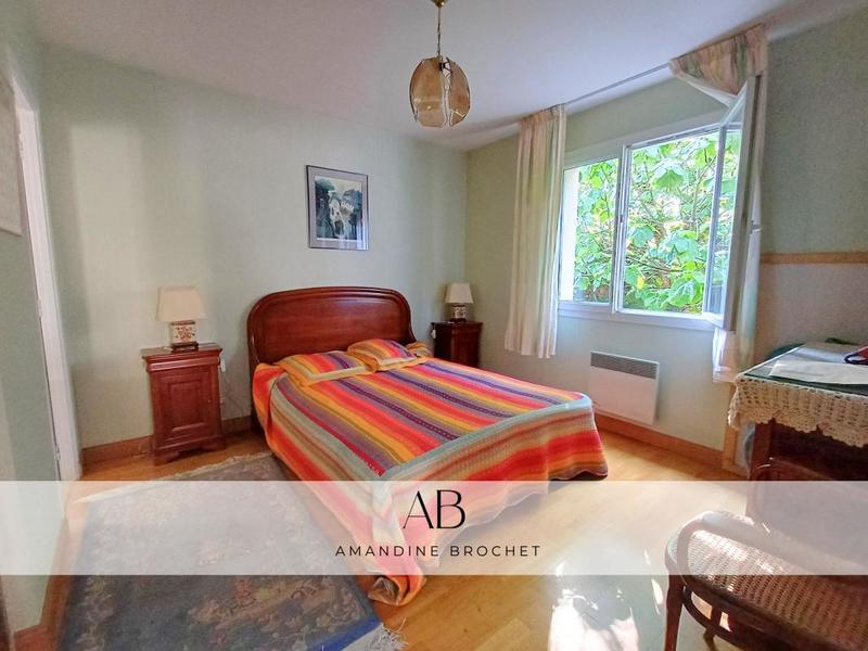 Maison - 180 m² - 7 pièces