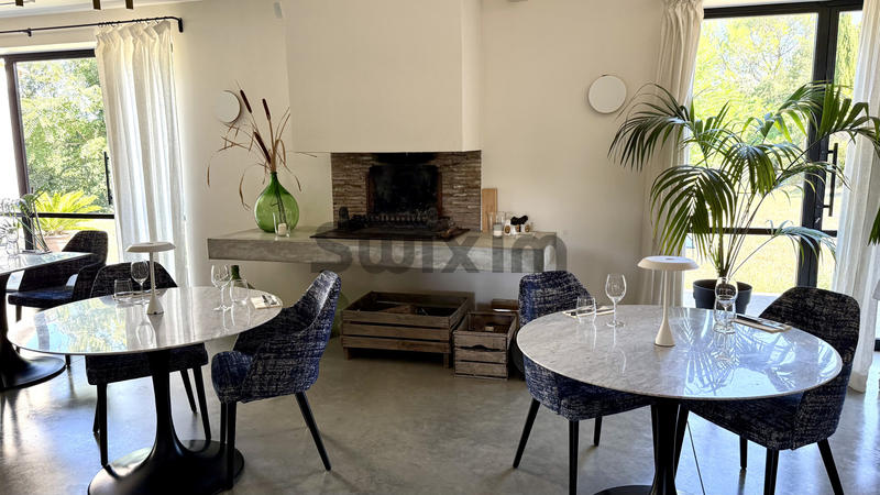 Mas - 340 m² - 8 pièces