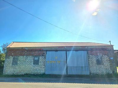 Maison - 610 m² - 5 pièces