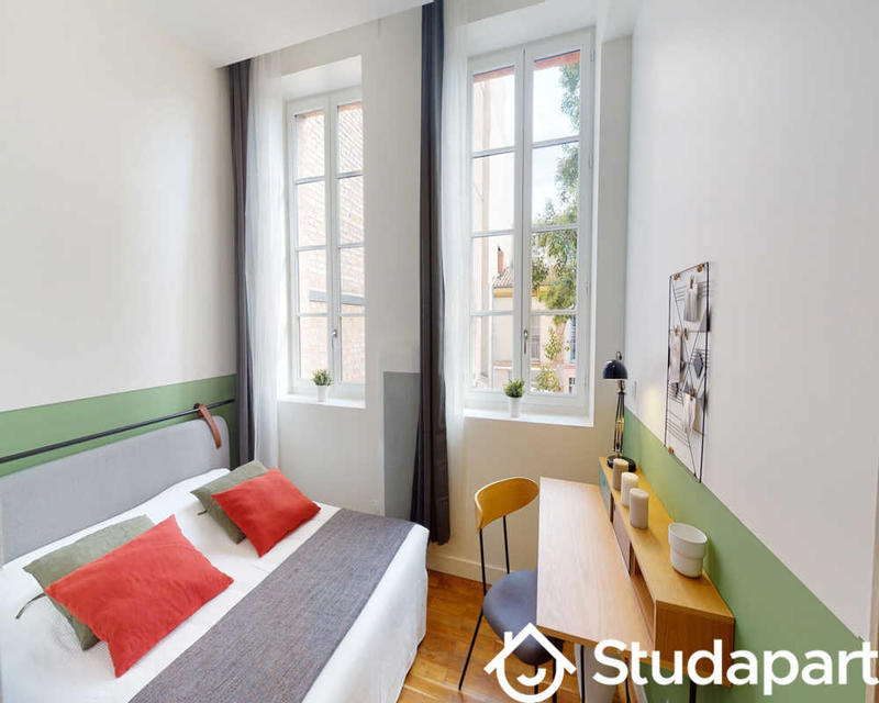 Chambre - 120 m² - 1 pièce